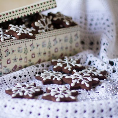 Cómo preparar galletas de chocolate y canela para Navidad