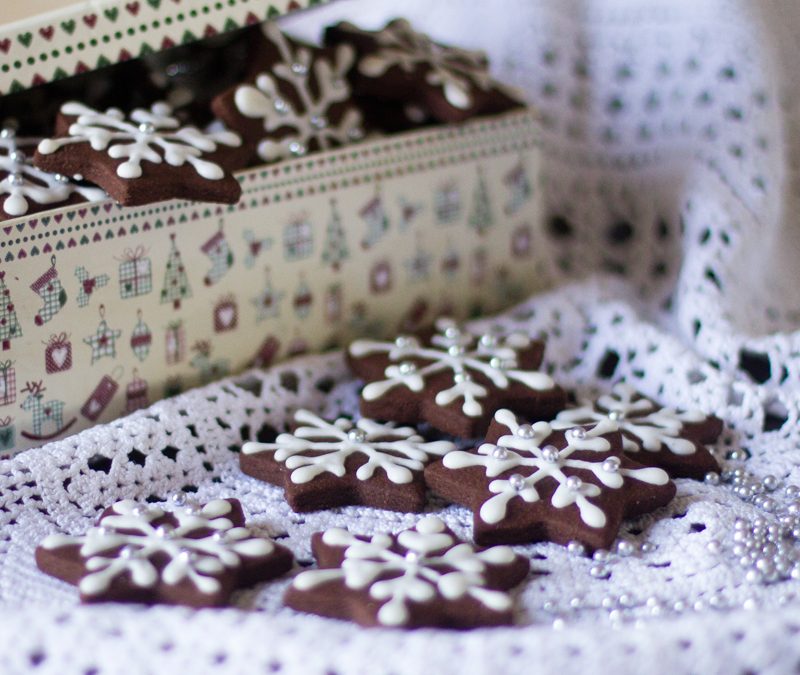 Cómo preparar galletas de chocolate y canela para Navidad