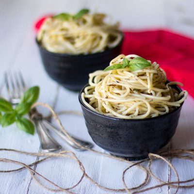 Espaguetis a las finas hierbas con Thermomix